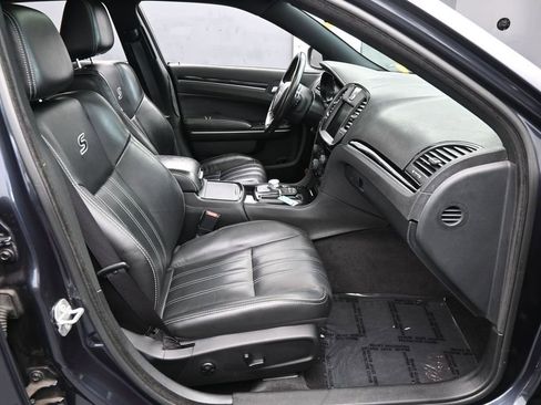 Used 2018 Chrysler 300 S w/ 300S Premium Group RWD image 43