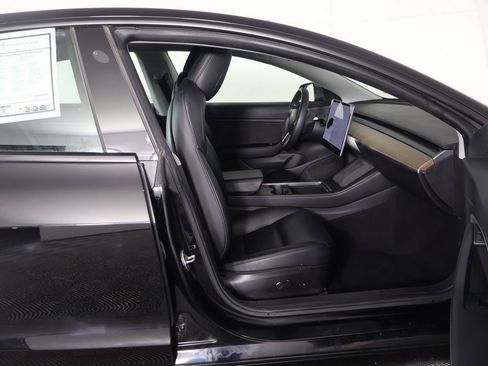 Used 2021 Tesla Model 3 Performance image 31
