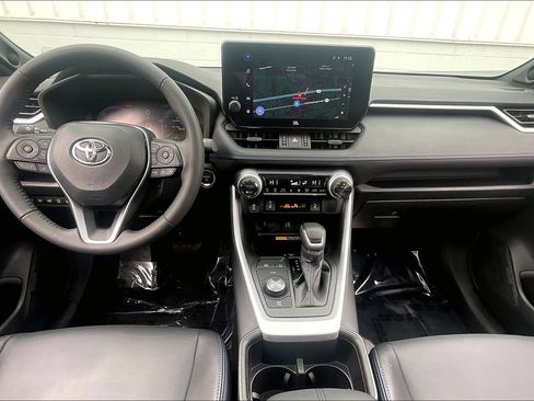 Used 2025 Toyota RAV4 XSE image 19