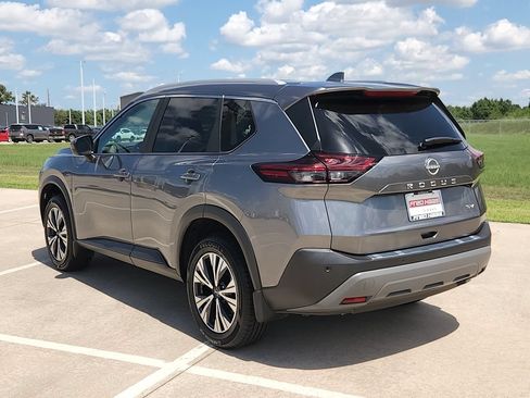 Certified 2023 Nissan Rogue SV w/ SV Premium B Package FWD image 7