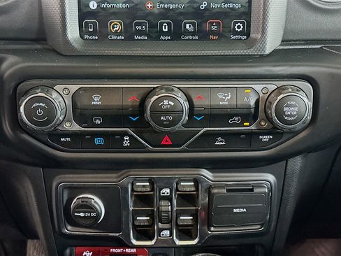 Used 2023 Jeep Wrangler Unlimited Rubicon 4xe AWD/4WD image 23