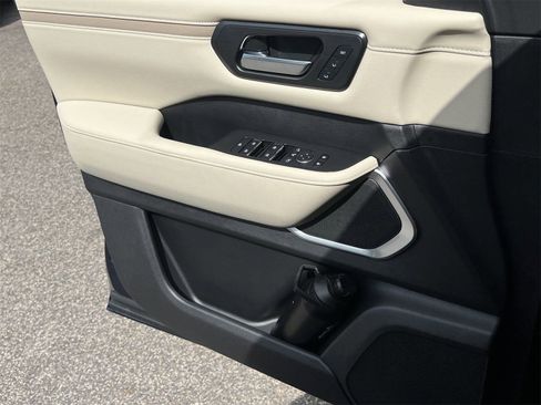 New 2025 Nissan Armada Platinum Reserve AWD/4WD image 18