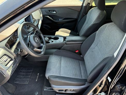 Used 2023 Nissan Rogue SV FWD image 11