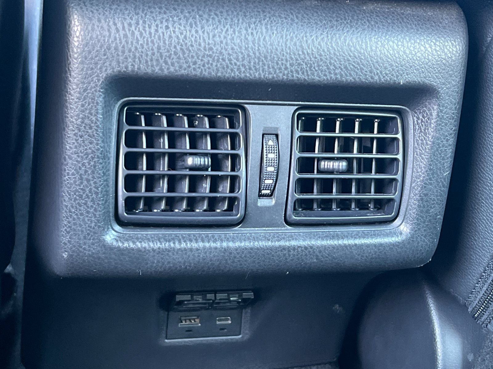 Used 2025 Toyota Camry SE FWD image 33
