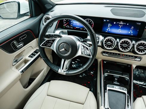 Certified 2025 Mercedes-Benz GLB 250 4MATIC image 14