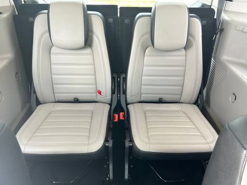 Used 2019 Ford Transit Connect XLT w/ XLT Premium Package FWD image 35