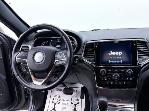 Used 2021 Jeep Grand Cherokee Laredo X RWD image 2