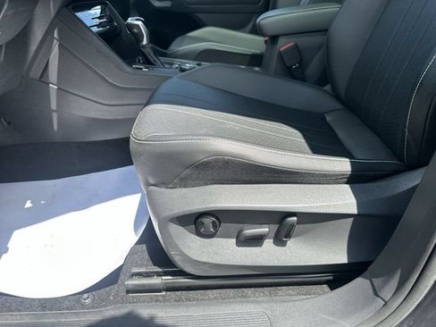 Used 2023 Volkswagen Tiguan SE w/ Panoramic Sunroof Package AWD/4WD image 16