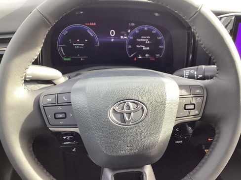 New 2026 Toyota Camry XLE AWD/4WD image 33