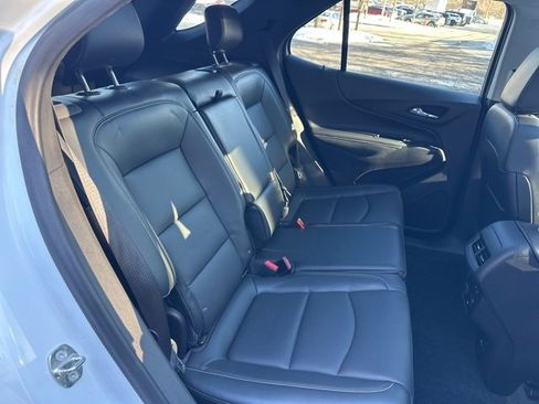 Used 2018 Chevrolet Equinox Premier image 32