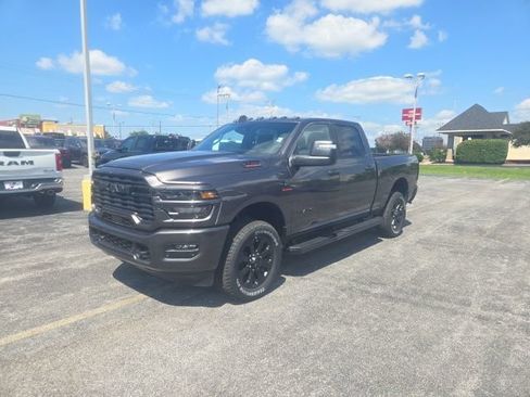 Used 2026 RAM 2500 Big Horn AWD/4WD image 1