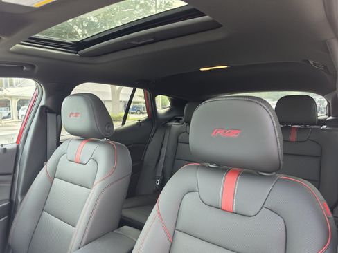 New 2026 Chevrolet Trax RS w/ Sunroof Package FWD image 26