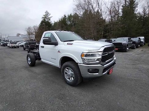 New 2024 RAM 3500 SLT w/ Quick Order Package 2YG SLT image 2