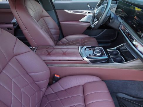 Certified 2023 BMW i7 xDrive60 w/ Executive Package 2 AWD/4WD image 12
