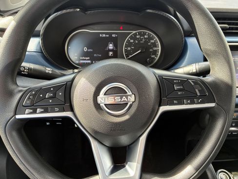 Used 2025 Nissan Versa SV FWD image 25