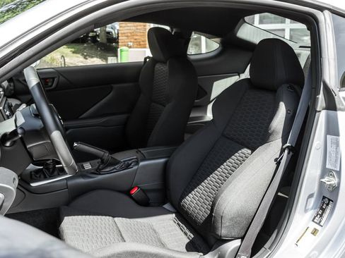 Used 2025 Toyota GR86 RWD image 7