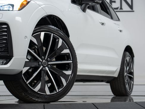 New 2026 Volvo XC60 B5 Ultra w/ Climate Package AWD/4WD image 27