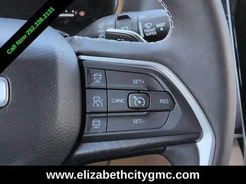 Used 2023 Jeep Grand Cherokee Limited image 25