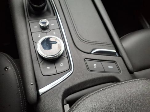 Used 2020 Cadillac XT5 Luxury FWD image 30