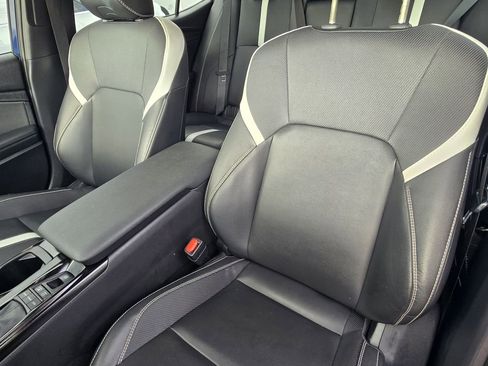 Used 2025 Toyota Camry SE w/ Convenience Package image 17