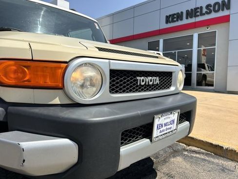 Used 2008 Toyota FJ Cruiser 4WD image 4