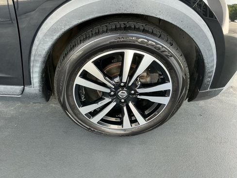 Used 2020 Nissan Kicks SV FWD image 30