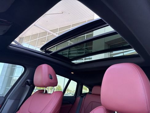 Used 2024 BMW X4 M40i w/ Premium Package image 12