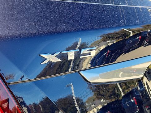 Used 2021 Cadillac XT5 Premium Luxury image 36