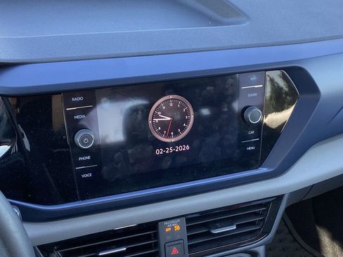 Used 2022 Volkswagen Taos SE image 6