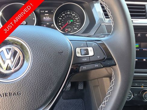 Used 2021 Volkswagen Tiguan SE FWD image 31