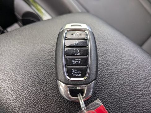 Certified 2023 Hyundai Elantra Limited FWD image 29