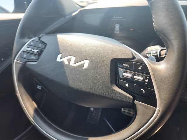 Used 2023 Kia Niro EX Touring FWD image 16