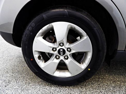 Used 2017 Kia Soul FWD image 19
