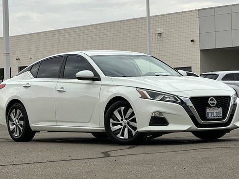 Used 2020 Nissan Altima 2.5 S FWD image 2