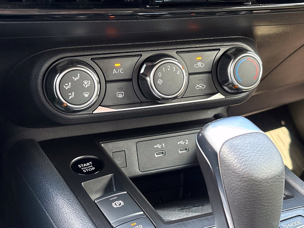 Used 2025 Nissan Kicks SV FWD image 27