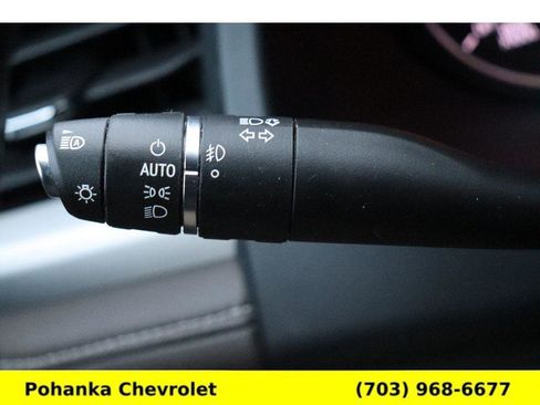 Used 2023 GMC Acadia SLT image 10