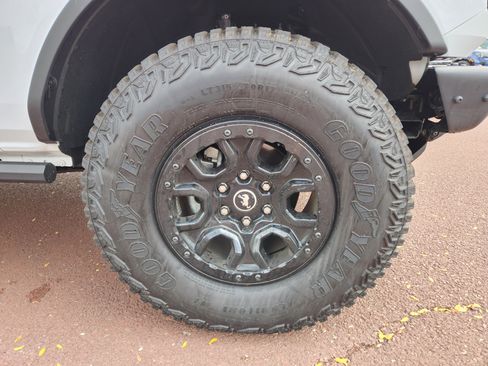 Used 2024 Ford Bronco Wildtrak image 7