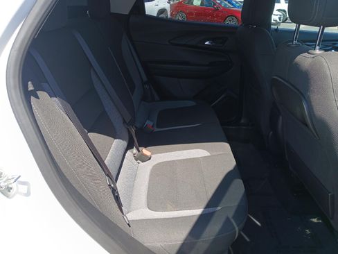 Used 2025 Chevrolet TrailBlazer LT FWD image 17
