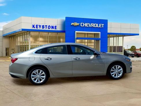 Used 2024 Chevrolet Malibu LT FWD image 2