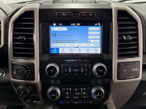 Used 2019 Ford F150 Lariat w/ Equipment Group 502A Luxury AWD/4WD image 22