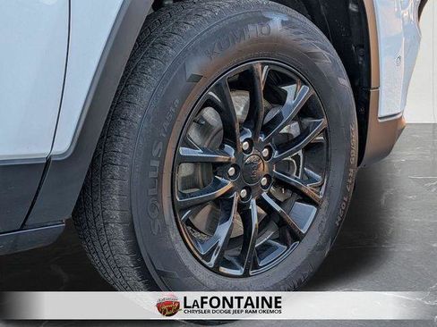 Certified 2023 Jeep Cherokee Altitude Lux image 32