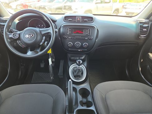 Used 2015 Kia Soul FWD image 20
