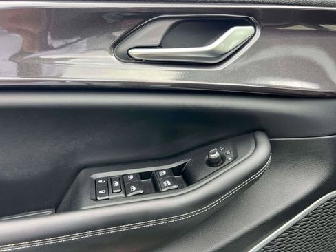 Certified 2022 Jeep Grand Cherokee Altitude AWD/4WD image 16