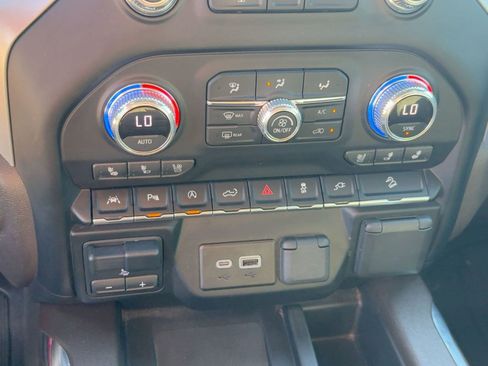 Used 2022 GMC Sierra 1500 SLT image 17