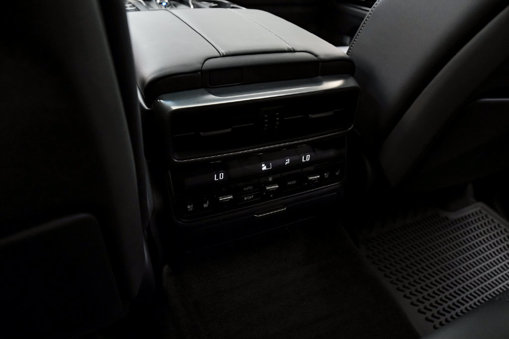 Used 2026 Lexus LX 700h Luxury w/ Appearance Package AWD/4WD image 40