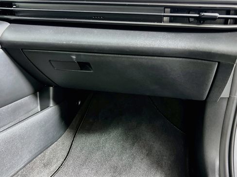 Used 2025 Hyundai Elantra Sport FWD image 33