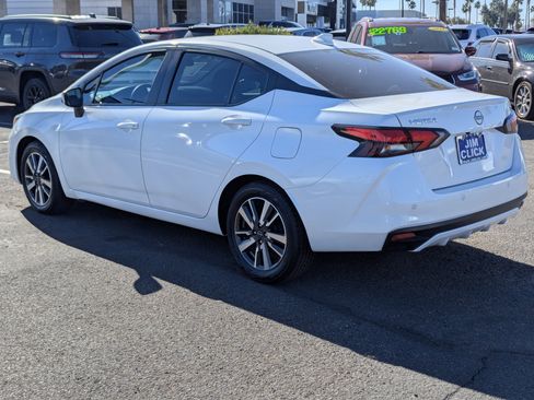 Used 2024 Nissan Versa SV image 4