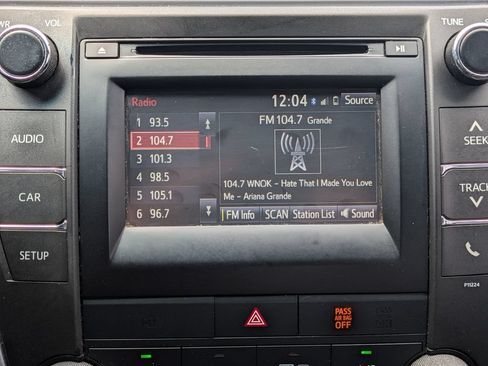 Used 2016 Toyota Camry SE FWD image 18