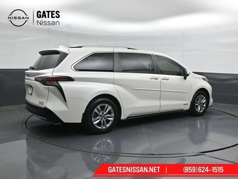 Used 2021 Toyota Sienna Limited w/ Protection Package (TMS) FWD image 2