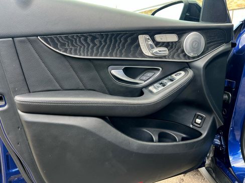 Used 2018 Mercedes-Benz GLC 300 4MATIC w/ AMG Line image 11